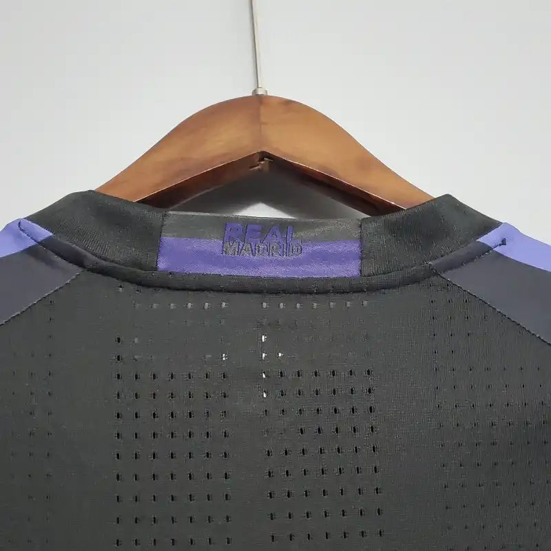 Real Madrid Third Jersey 2016/17 - Retro